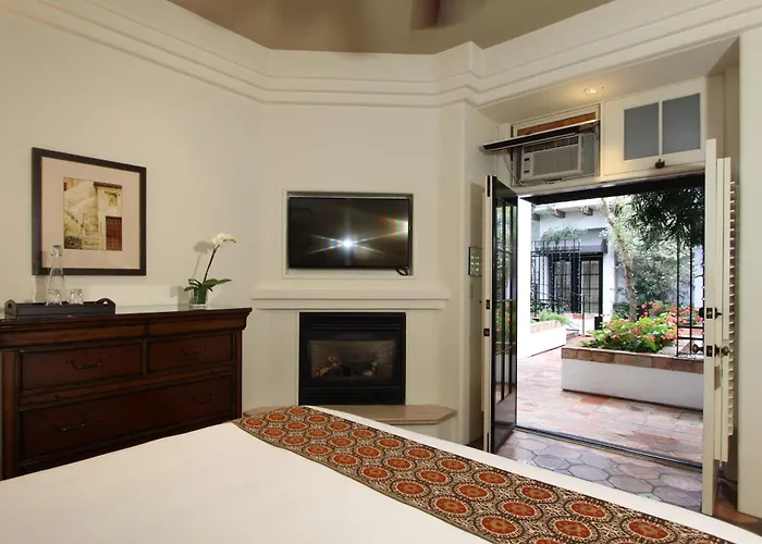 Cypress Inn Carmel-by-the-Sea